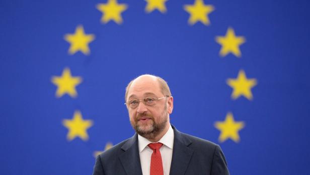 Martin Schulz vor der Flagge der Europäischen Union.