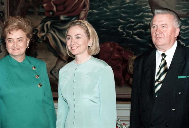 Wie Hillary Clinton ihren Modestil verändert hat
