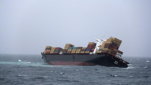Havarierter Frachter: Katastrophe steht bevor