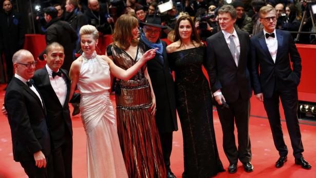 Berlinale eröffnet: Die skurrile Welt von gestern