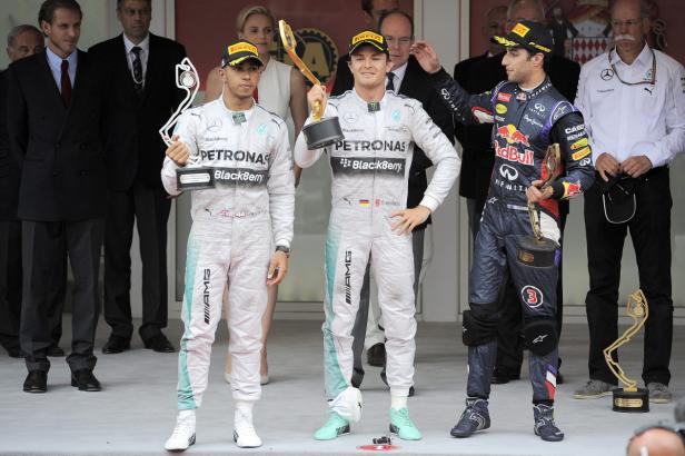 Rosberg siegt vor Hamilton und verkürzt den Rückstand