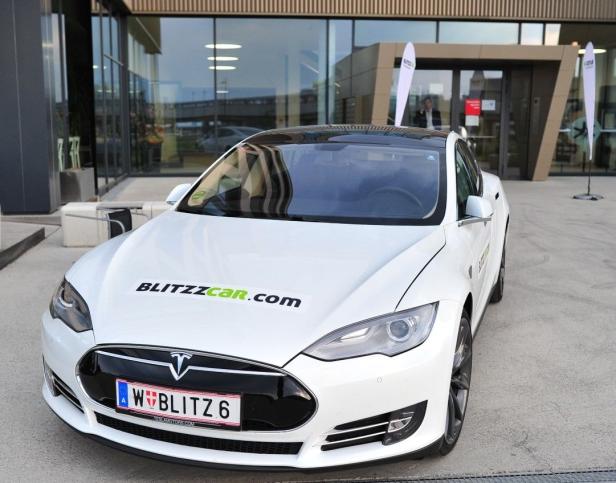 Blitzzcar - Autofront Zowack wird Blitzzcar-Beifahrerin