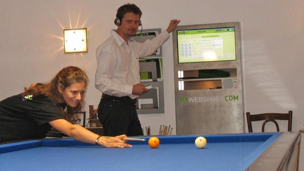 Vernetztes Billard-Spielen auf Distanz