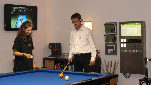 Vernetztes Billard-Spielen auf Distanz