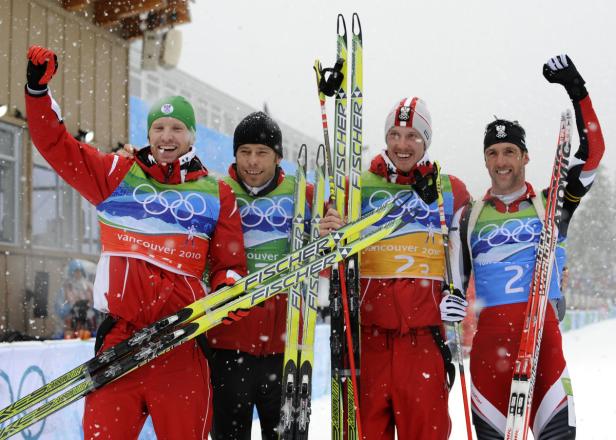Das österreichische Langlaufteam feiert bei den Olympischen Winterspielen 2010 in Vancouver.