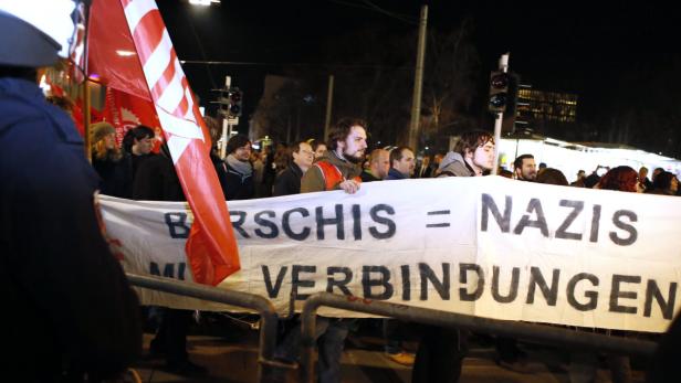 Burschenbundball: Lauter, aber friedlicher Protest