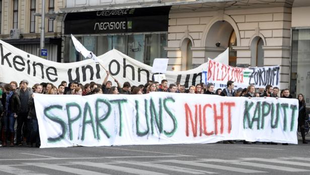 Studenten-Demo: "Spart uns nicht kaputt"