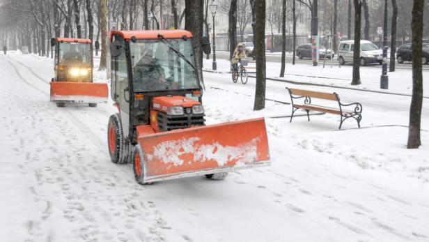Schnee & Eis: Winterdienste im Einsatz