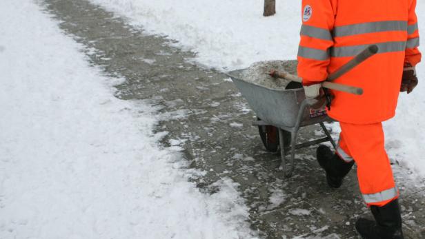 Schnee & Eis: Winterdienste im Einsatz