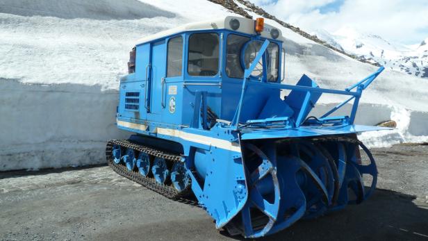 Panorama-Tour entlang weißer Schneewände