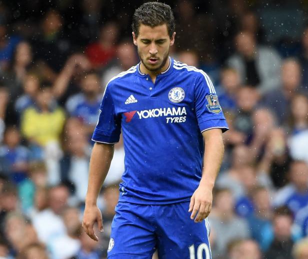 Eden Hazard im blauen Trikot des FC Chelsea während eines Fußballspiels.