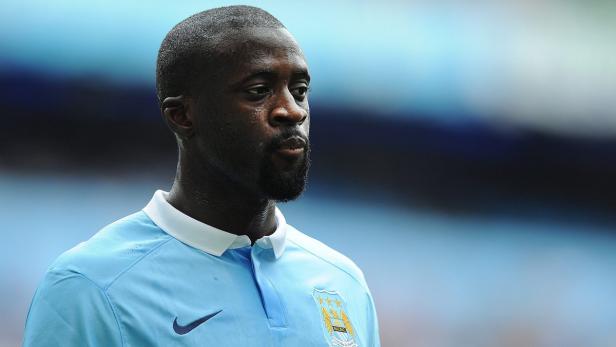 Ein Porträt von Yaya Touré im Trikot von Manchester City.