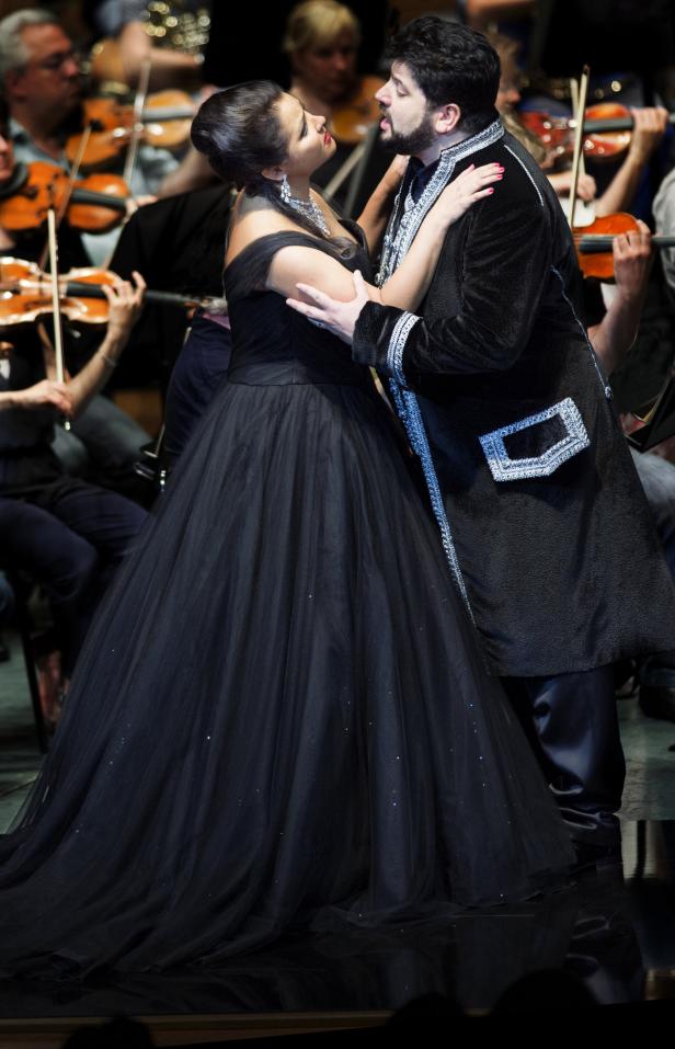 Netrebko feiert nach Opern-Premiere bei Swarovski