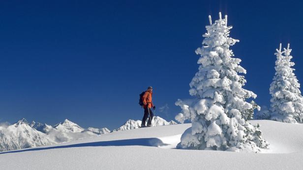 Schneeschuhwandern: Quer durch den Tiefschnee