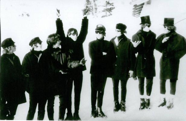 Die Beatles mit ihren Doubles im Schnee in Obertauern
