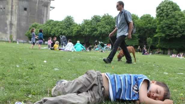 Empörte Besucher luden zum Protestpicknick in den Augarten