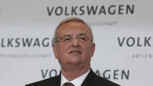 Martin Winterkorn, ehemaliger Vorstandsvorsitzender von Volkswagen, vor einem VW-Logo.
