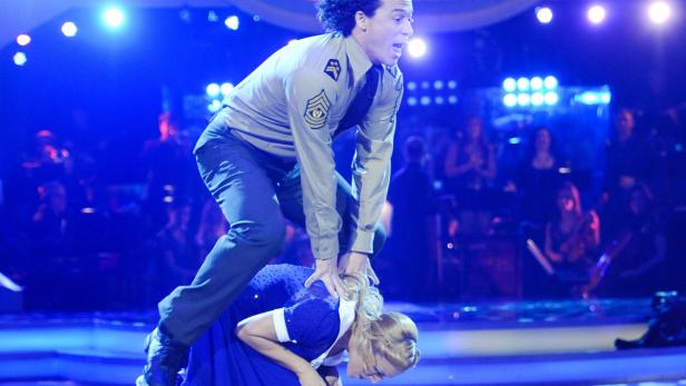 Hat jemals irgendein Promi bei „Dancing Stars“ Tanzen gelernt?