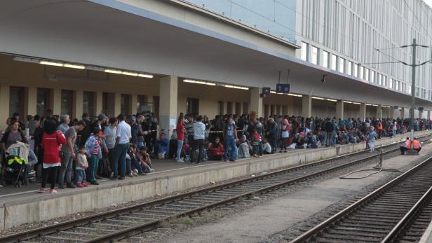 Westbahn… Flüchtlinge sitzen in Österreich fest