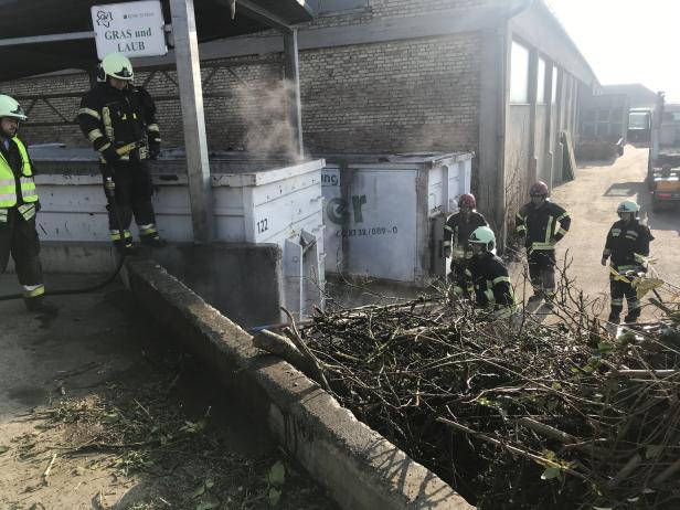 Ein weiteres Wertstoffsammelzentrum brannte im Bezirk Krems