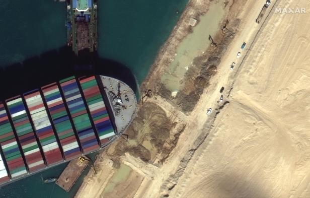 Suezkanal: „Ever Given“ könnte in zwei Teile zerbrechen