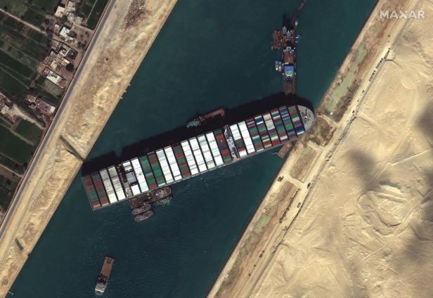 Suezkanal: „Ever Given“ könnte in zwei Teile zerbrechen