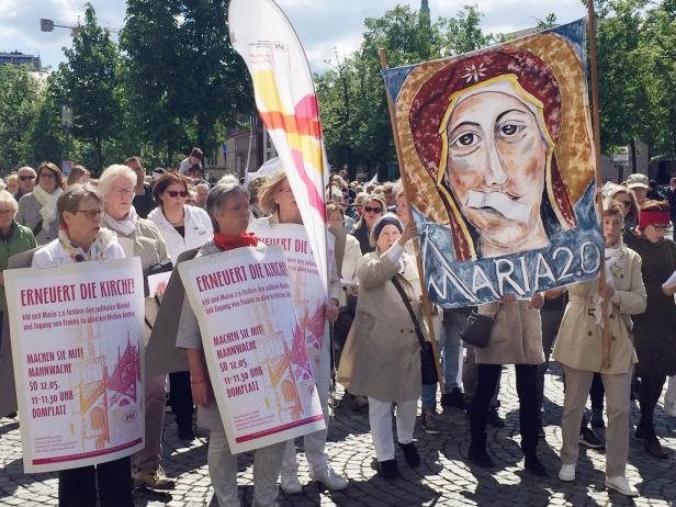 Ruf nach Priesterinnen: Die Kirchen-Rebellinnen von "Maria 2.0"
