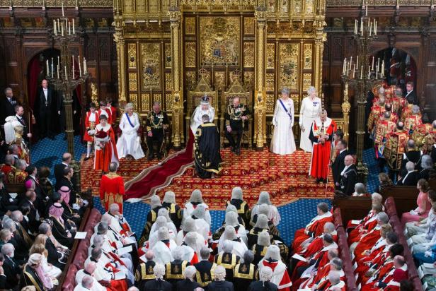 Elizabeth II. verlas Regierungserklärung von Cameron