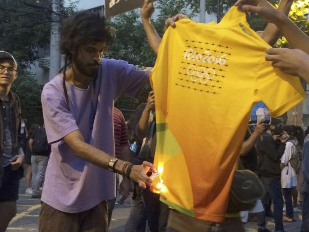 Proteste begleiten Eröffnung in Rio
