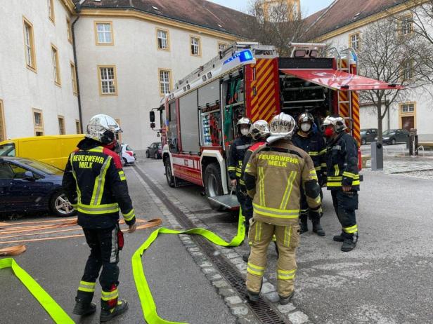Brandeinsatz im Stift Melk: Maschine in Tischlerei ging in Flammen auf