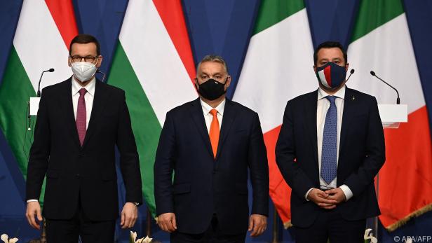 Mateusz Morawiecki, Viktor Orban und Matteo Salvini (v.l.n.r.)