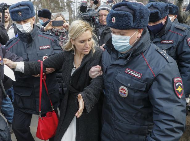 Nawalny-Unterstützer zu mehrtägigen Haftstrafen verurteilt