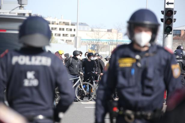 Die Bilanz der Samstagsdemo: 649 Anzeigen, 15 Festnahmen