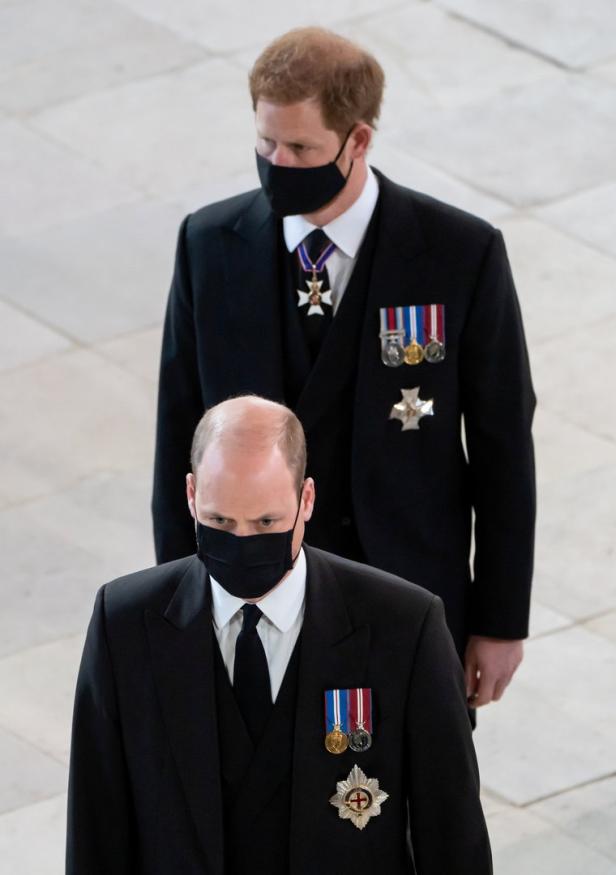 Körpersprache der Königsfamilie auf Prinz Philips Beerdigung spricht Bände