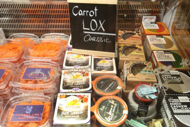 Veganer Lachs aus Karotten: Coole, vegane Take-aways im Lockdown