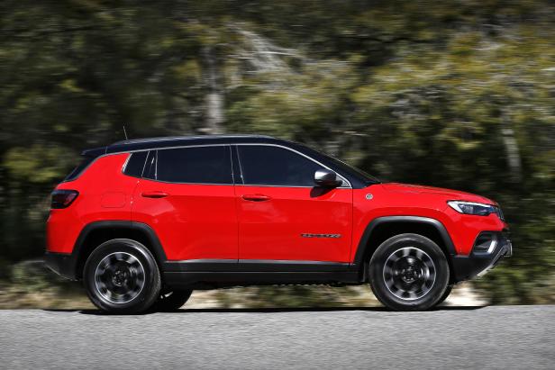 10._new_jeepr_compass_trailhawk_4xe.jpg