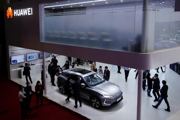 Erstes E-Autos von Huawei: "Investieren mehr als Tesla"