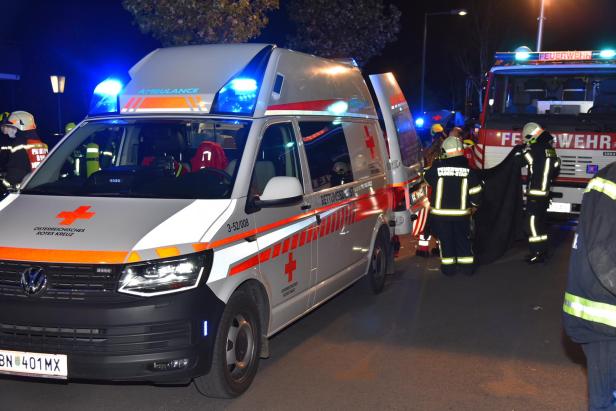 Feuer in Baden: Frau rannte brennend aus einem Wohnhaus