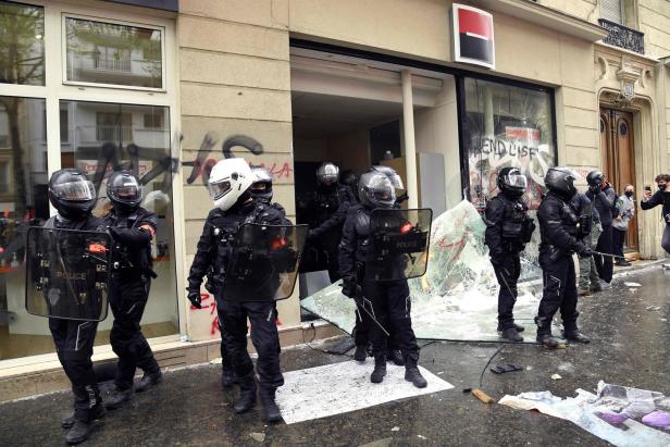 Gewaltsame Ausschreitungen in Istanbul, Paris und Berlin am 1. Mai