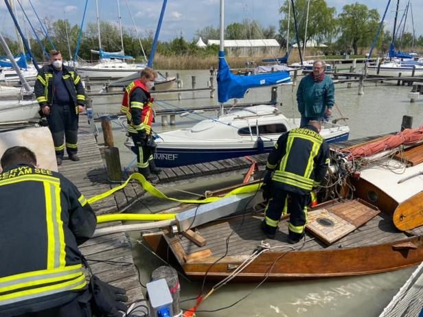 Neusiedler See: Boot steckte fest, Feuerwehr rückte aus