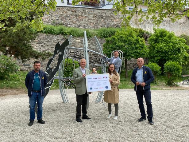 Crowdfunding finanziert neues Spielgerät im Kremser Bienenpark