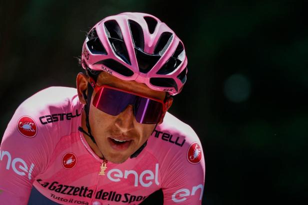 CYCLING-ITA-GIRO-2021 Simon Yates holt sich die 19. Giro-Etappe, Egan Bernal bleibt in Rosa
