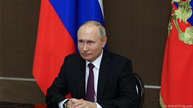 Russlands Präsident Putin stellt sich der Weltpresse