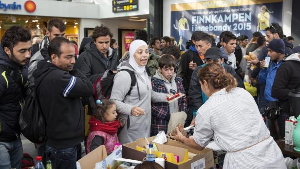 SWEDEN REFUGEES MIGRATION CRISIS Welche Leistungen Flüchtlinge in EU-Ländern bekommen