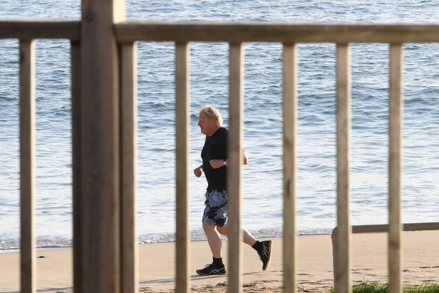 G7: Staatenlenker am Strand