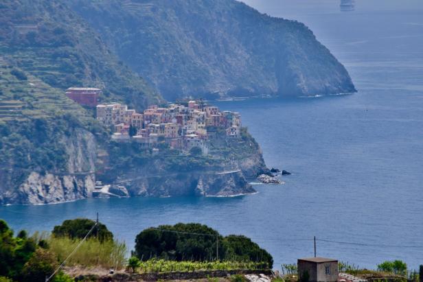 Wandern im Postkartenmotiv der Cinque Terre