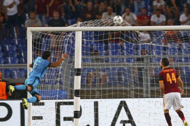 55-Meter-Tor rettet Roma einen Punkt gegen Barça