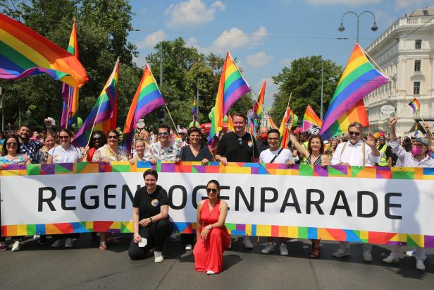 Heißes Comeback: 30.000 schwitzten bei der Pride-Parade