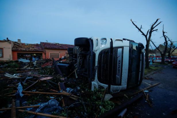 Bis zu 400 km/h: Tornado über Tschechien außergewöhnlich stark