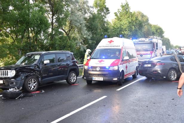 Eingeklemmte Lenkerin nach schwerem Unfall in Ebreichsdorf gerettet